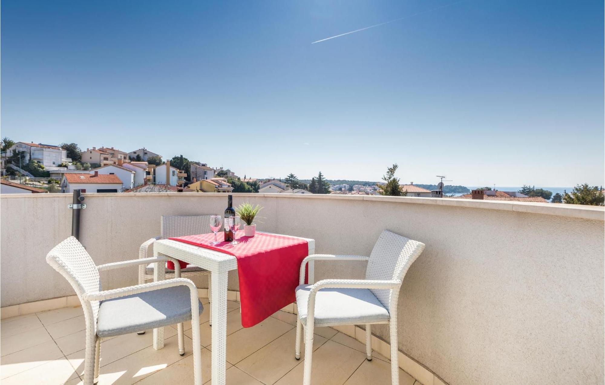 Stunning Apartment In Pjescana Uvala With Wifi Exteriér fotografie