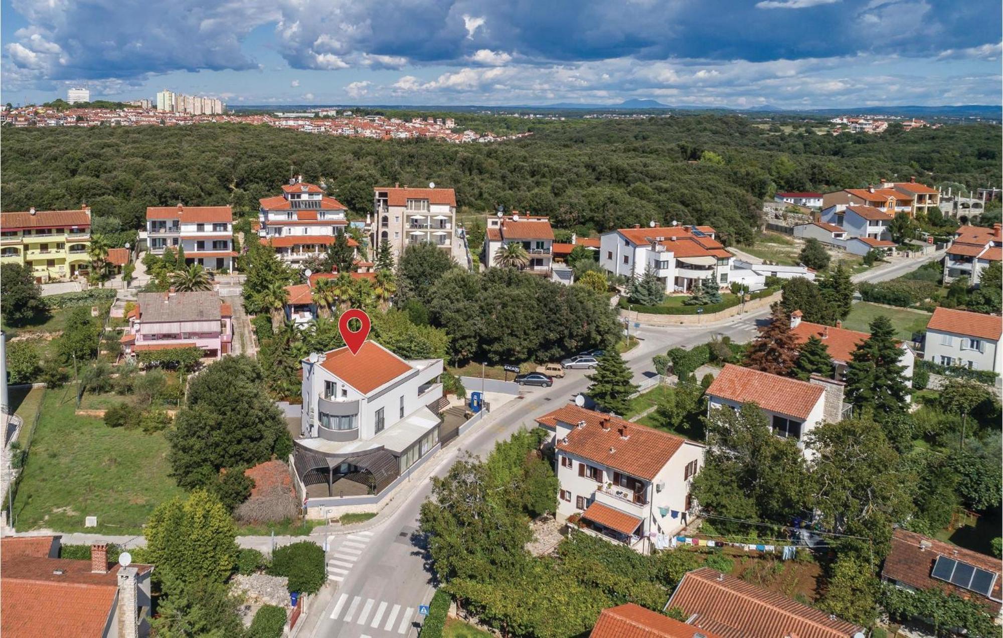 Stunning Apartment In Pjescana Uvala With Wifi Exteriér fotografie